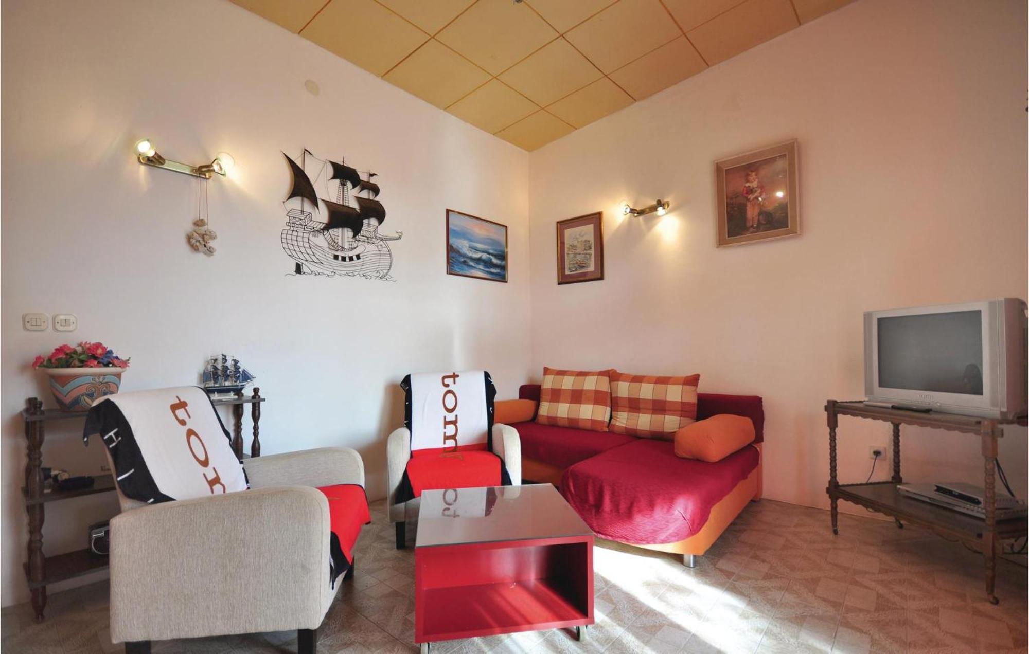 Awesome Home In Seget Vranjica With Wifi エクステリア 写真