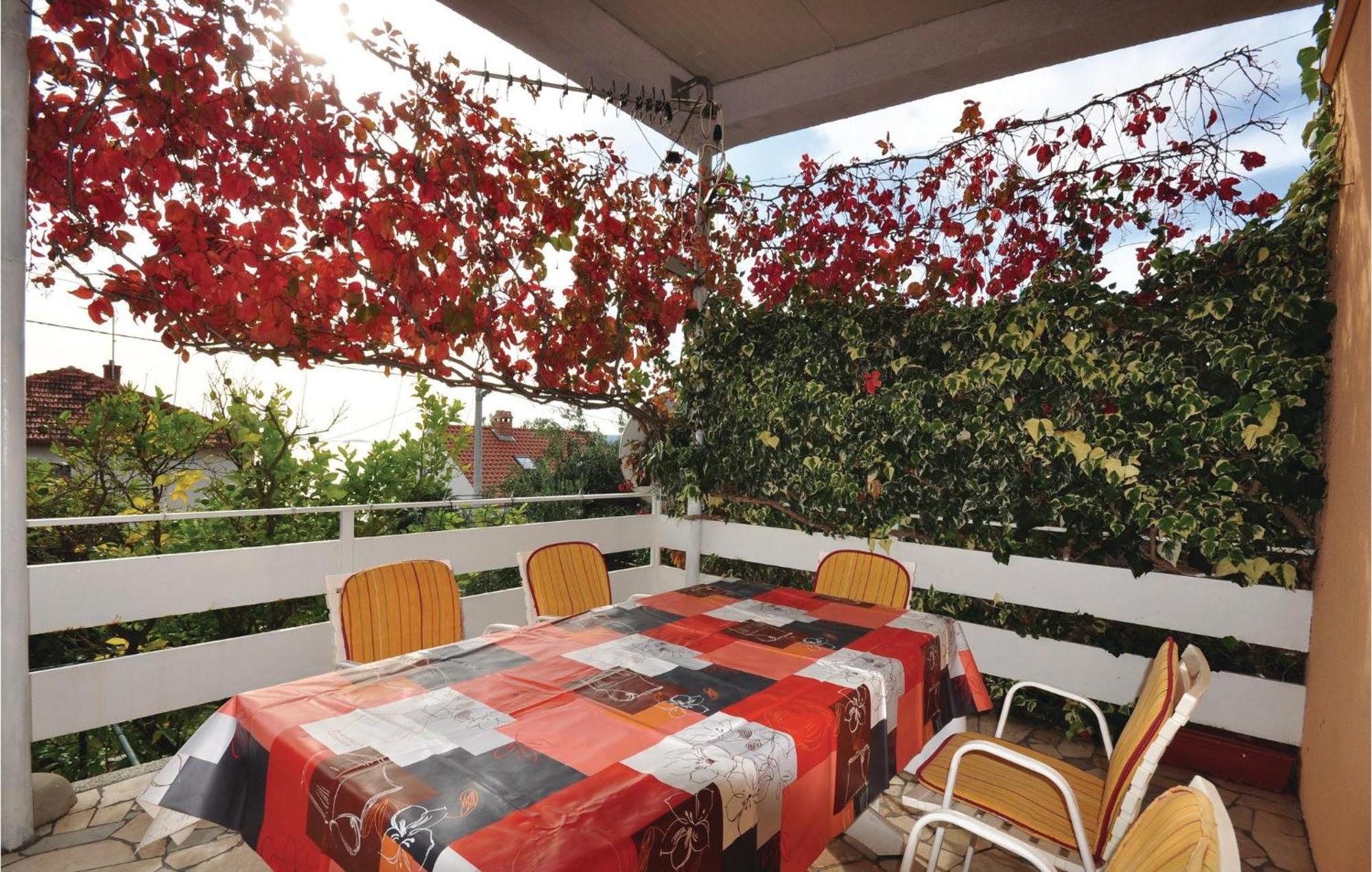Awesome Home In Seget Vranjica With Wifi エクステリア 写真