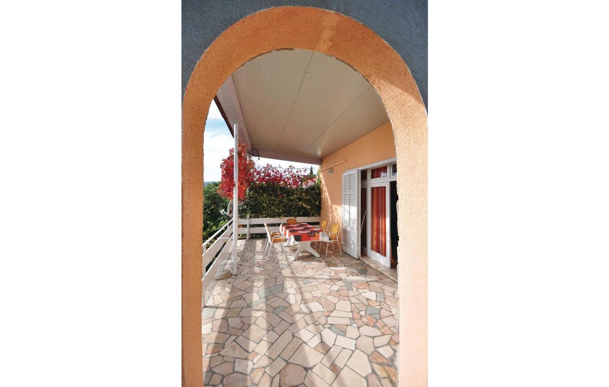 Awesome Home In Seget Vranjica With Wifi エクステリア 写真